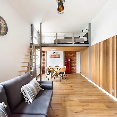 Arkadia Mezzanine Apartment *