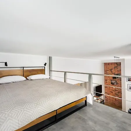 Arkadia Mezzanine Apartment Warsaw